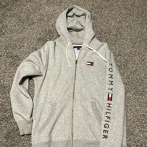 Size M Tommy Hilfiger Jacket. fits true to size is 100% cotton.